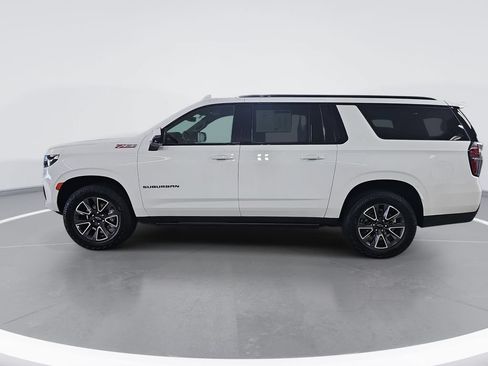 Used 2023 Chevrolet Suburban Z71 w/ Luxury Package AWD/4WD image 7