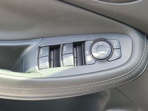 Used 2023 Buick Encore GX Select w/ Sport Touring Package FWD image 18