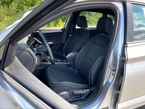 Used 2023 Volkswagen Jetta Sport FWD image 9