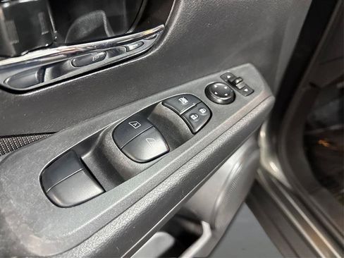 Used 2021 Nissan Kicks SV image 26