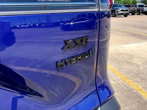 Used 2024 Toyota Corolla Cross XSE w/ Convenience Package image 10