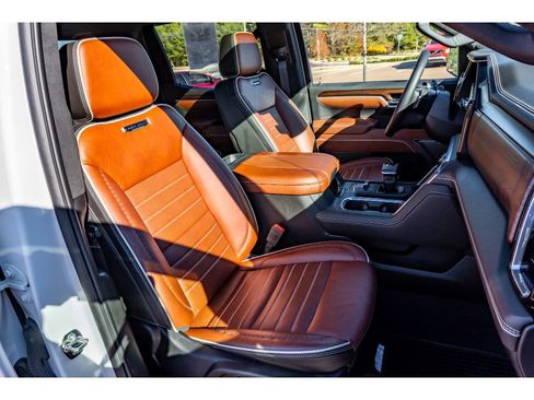 Used 2025 GMC Sierra 1500 Denali Ultimate image 17