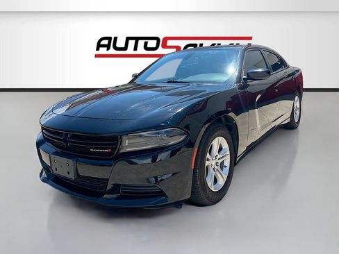 Used 2022 Dodge Charger SXT w/ Leather Interior Group RWD image 3