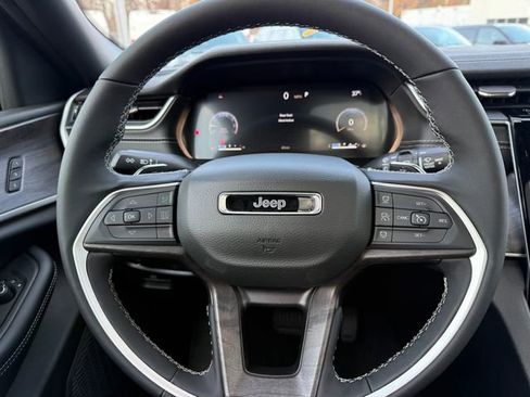 New 2025 Jeep Grand Cherokee Limited w/ MOPAR Finishing Package image 20
