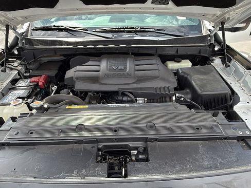 Used 2021 Nissan Titan PRO-4X w/ Pro-4x Convenience Package AWD/4WD image 34