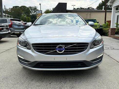 Used 2015 Volvo V60 T5 Platinum image 12