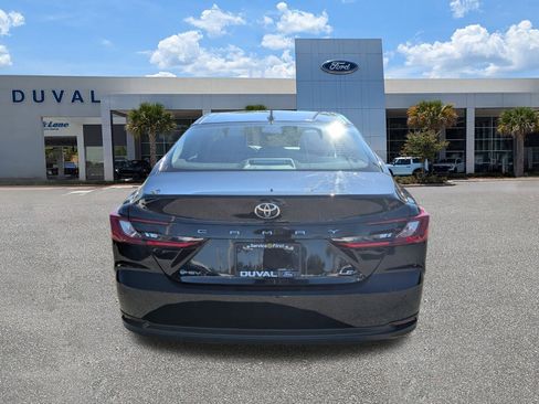 Used 2025 Toyota Camry LE image 5