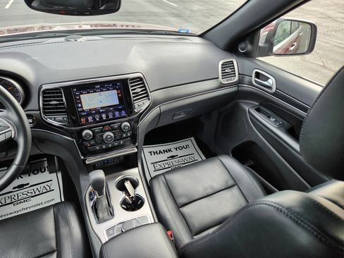 Used 2020 Jeep Grand Cherokee Limited w/ Luxury Group II image 16