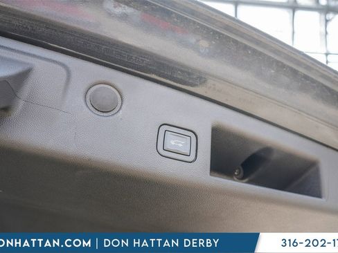 Used 2023 Chevrolet Equinox LT image 30