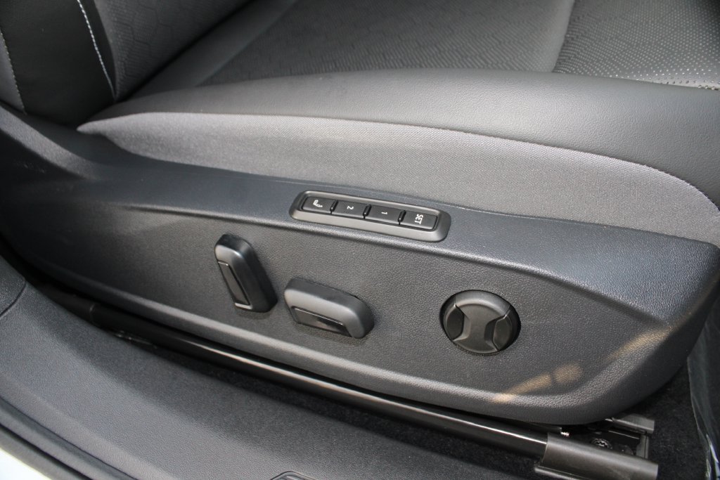 Used 2024 Volkswagen ID.4 S RWD image 13