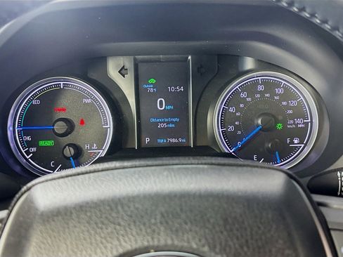 Used 2021 Toyota Venza LE AWD/4WD image 12