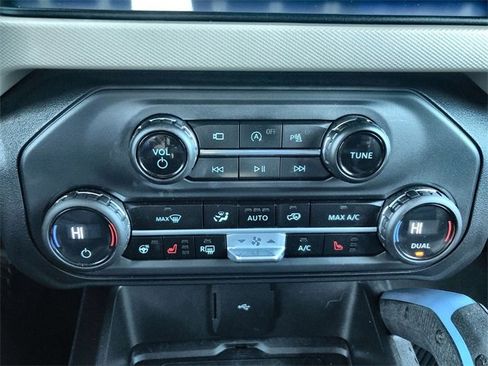 Used 2023 Ford Bronco Wildtrak image 19