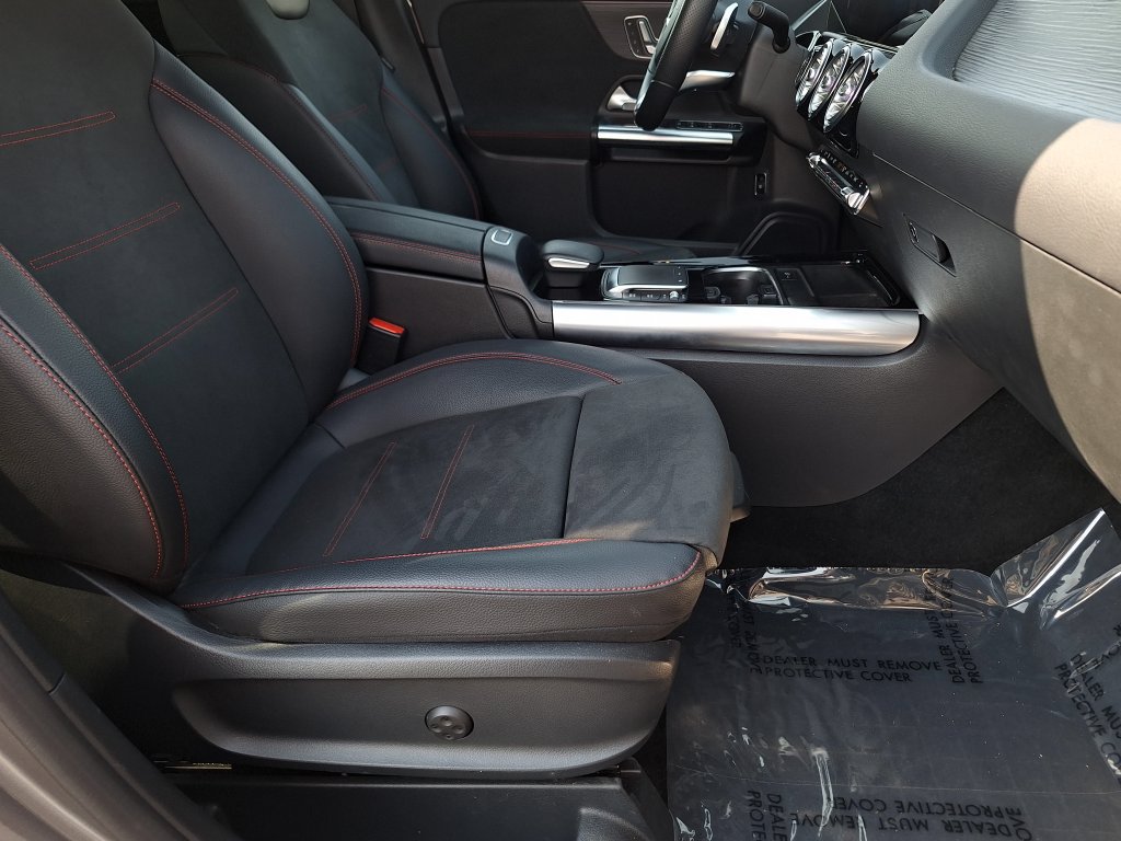 Used 2021 Mercedes-Benz GLA 250 4MATIC image 27