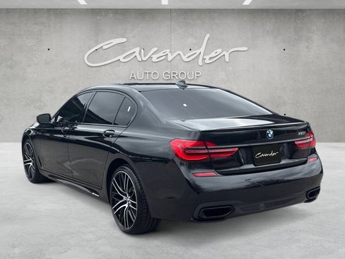 Used 2018 BMW 750i image 16