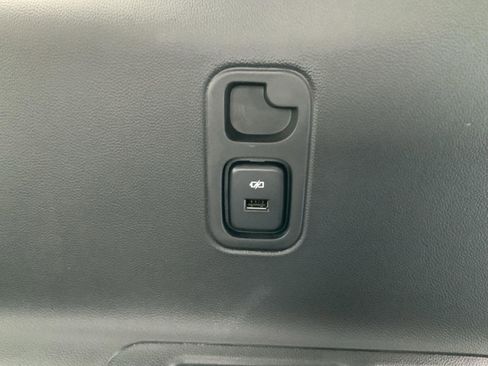 Used 2023 Chevrolet Traverse LT image 60