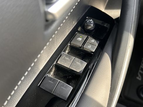 Used 2024 Toyota Corolla SE image 17