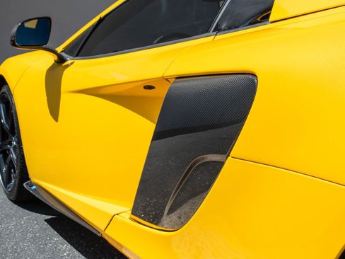 Used 2015 McLaren 650S Spider image 33