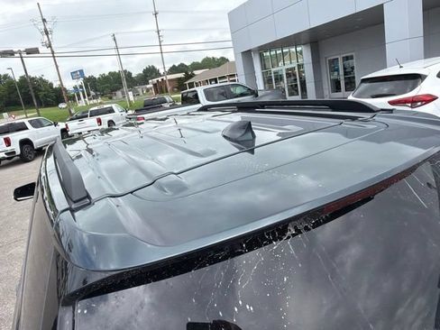 Used 2019 Chevrolet Traverse LT w/ LT Premium Package AWD/4WD image 34