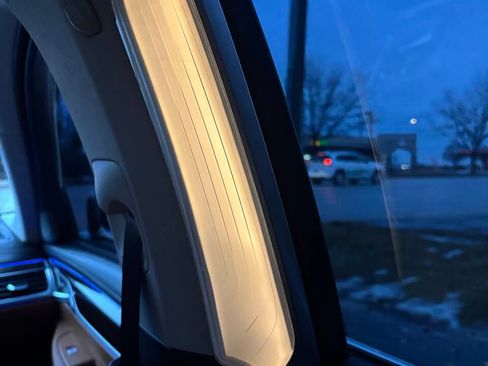 Used 2016 BMW 750i xDrive 750i xDrive AWD 4dr Sedan image 27