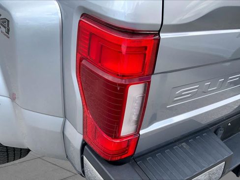 Used 2022 Ford F350 Lariat w/ Lariat Ultimate Package AWD/4WD image 29