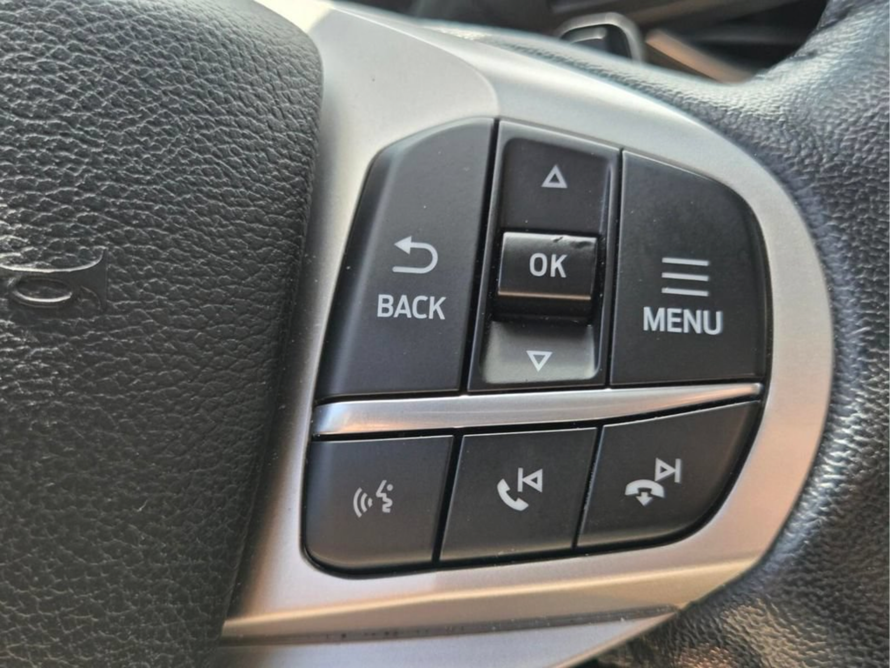 Used 2021 Ford Explorer Limited w/ Hybrid Equipment Group 310A RWD image 30