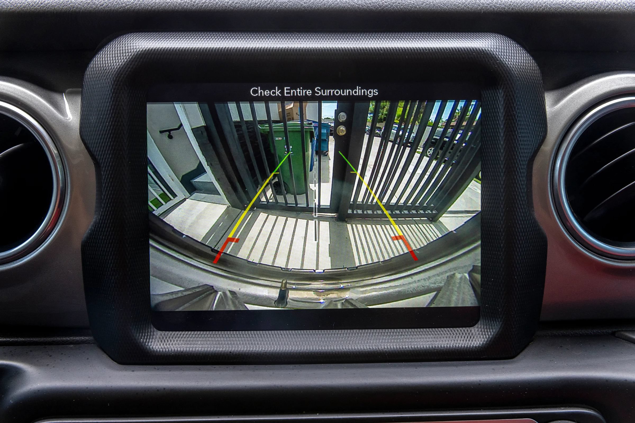 Used 2019 Jeep Wrangler Unlimited Sahara AWD/4WD image 24
