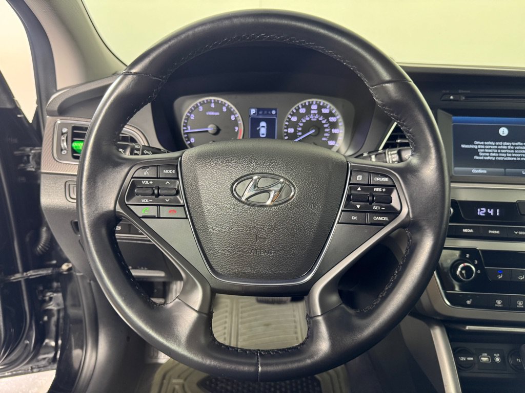Used 2017 Hyundai Sonata Sport w/ Value Edition Package 02 FWD image 15