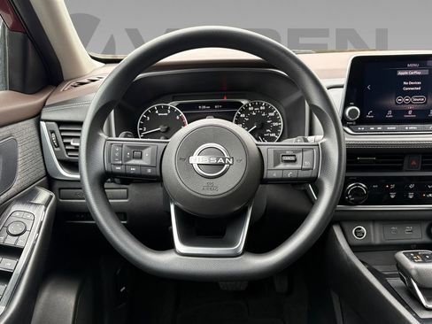 Used 2023 Nissan Rogue S image 9