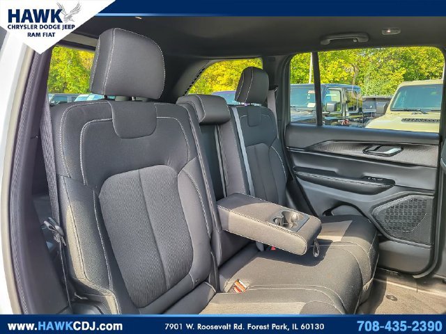 Certified 2025 Jeep Grand Cherokee Laredo AWD/4WD image 26