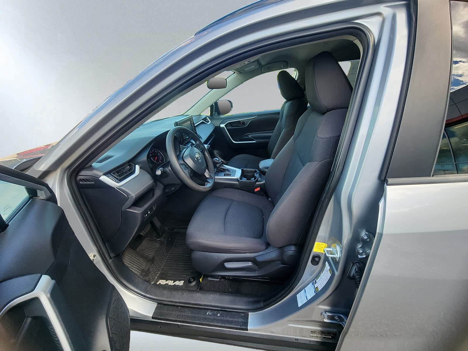 Used 2020 Toyota RAV4 LE w/ All Weather Liner Package AWD/4WD image 15
