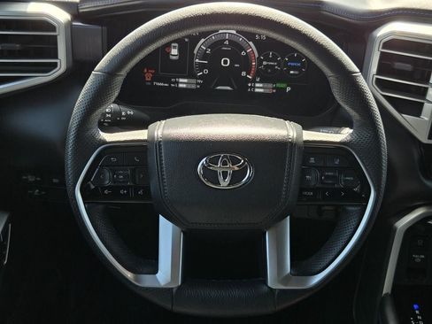 Used 2023 Toyota Sequoia Platinum AWD/4WD image 17
