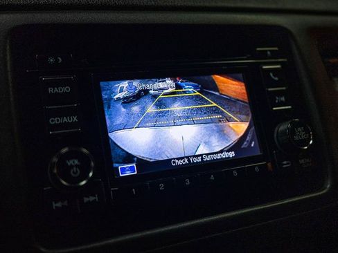Used 2017 Honda HR-V LX image 18