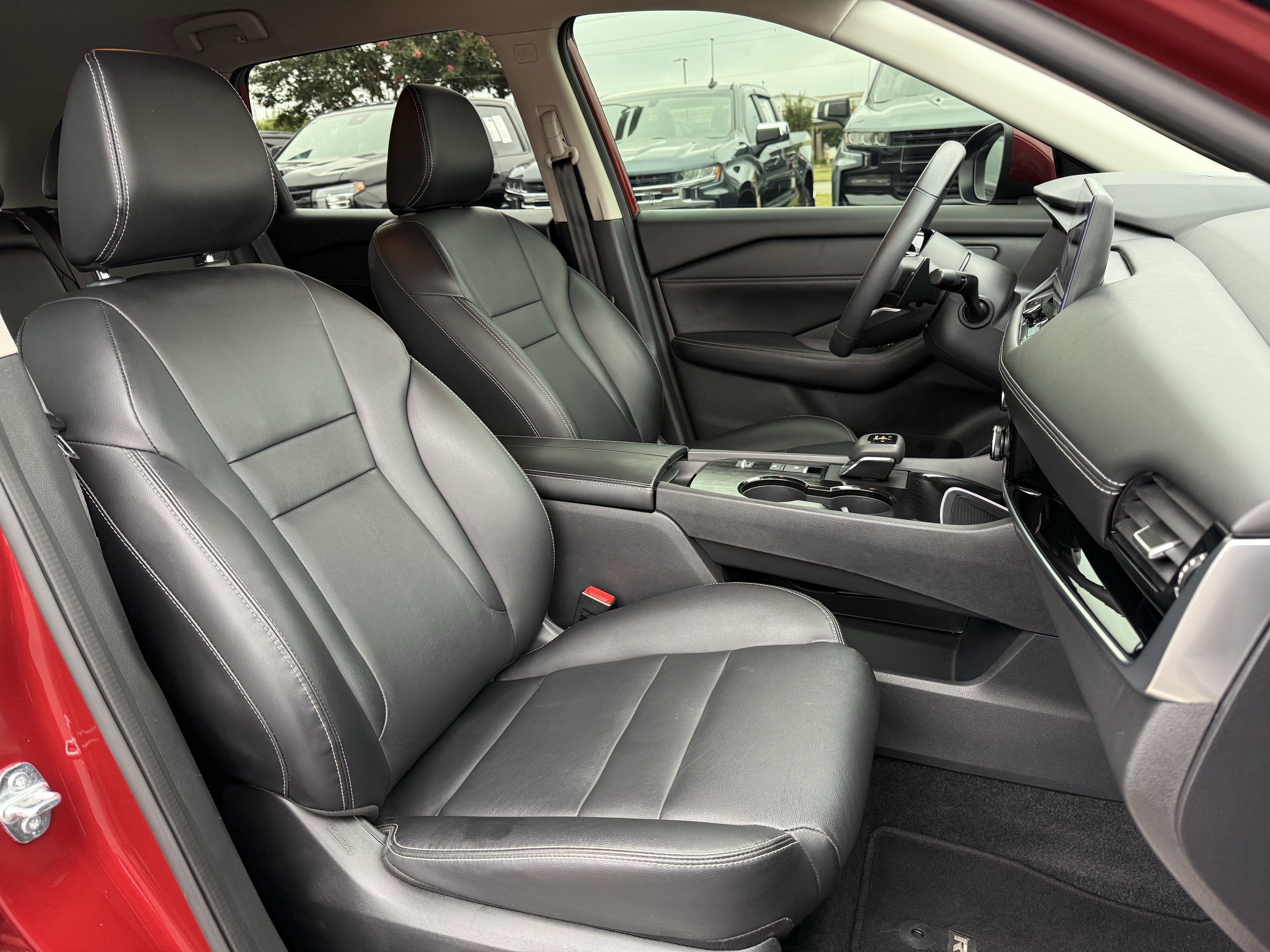 Used 2024 Nissan Rogue SL FWD image 34