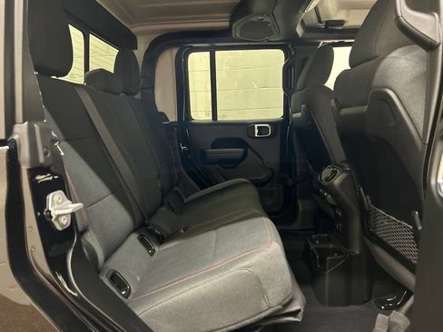 Used 2026 Jeep Gladiator Rubicon AWD/4WD image 9