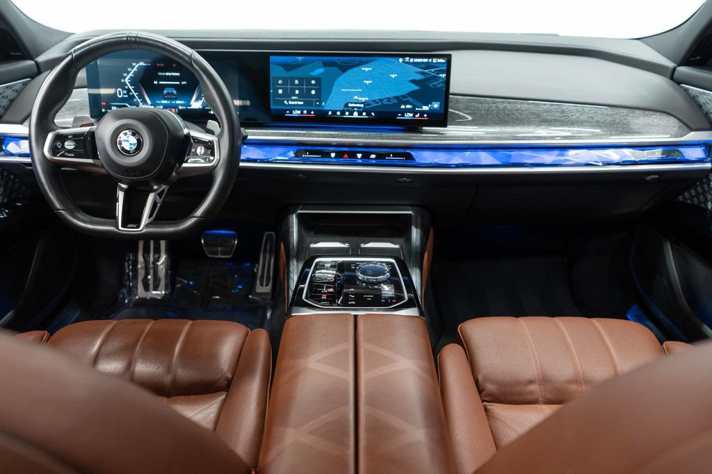 Used 2023 BMW 760i xDrive AWD/4WD image 10