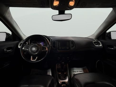 Used 2018 Jeep Compass Latitude FWD image 14