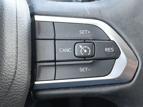 Used 2024 Jeep Compass Latitude AWD/4WD image 13