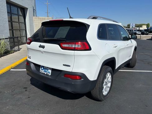 Used 2017 Jeep Cherokee Latitude w/ Safety/Convenience Group image 4