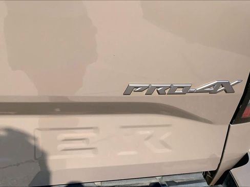 Used 2022 Nissan Frontier PRO-4X w/ Pro-4X Premium Package AWD/4WD image 10