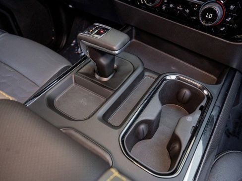 Used 2023 Chevrolet Silverado 1500 ZR2 image 22