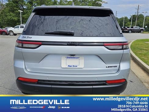 New 2025 Jeep Grand Cherokee Limited w/ Black Appearance Package image 12