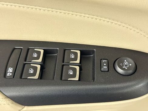 Used 2015 Cadillac SRX Luxury w/ Driver Awareness Package AWD/4WD image 28
