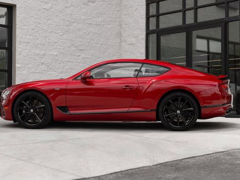 Used 2024 Bentley Continental GT image 5