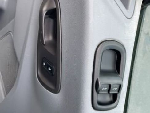 Used 2018 Ford Transit 150 XL RWD image 22