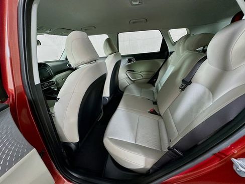 Used 2023 Kia Soul LX image 26