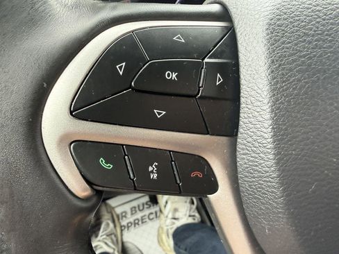Used 2019 Jeep Grand Cherokee Limited AWD/4WD image 17