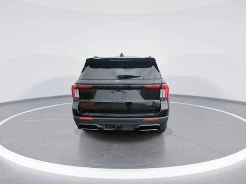 Used 2025 Ford Explorer ST-Line w/ Premium Package image 7