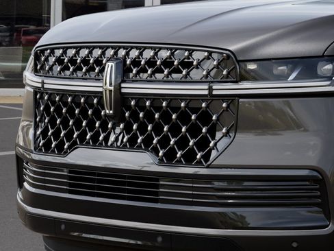 New 2027 Lincoln Navigator Black Label AWD/4WD image 17