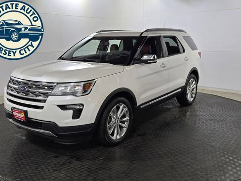 Used 2019 Ford Explorer XLT w/ Equipment Group 202A AWD/4WD image 3
