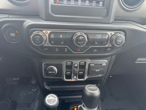 Used 2023 Jeep Gladiator Sport AWD/4WD image 26